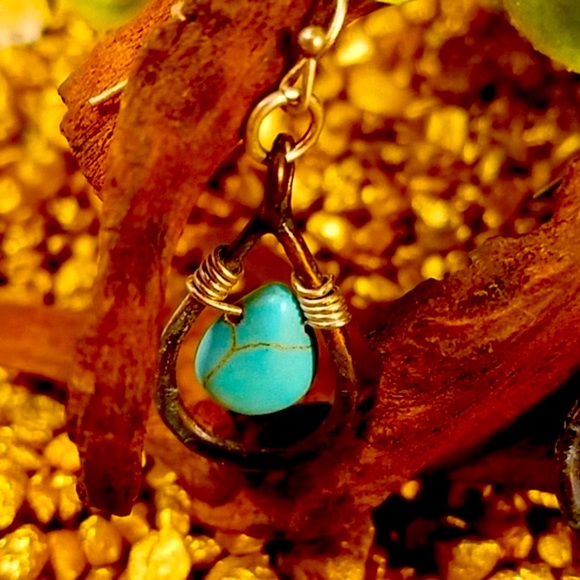 Rain Drop Boho Turquoise Stone Necklace - Picture 3 of 12